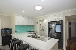 32 Brittania Dr, Watanobbi NSW 2259, Australia