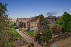 23 Caley Cres, Narrabundah ACT 2604, Australia