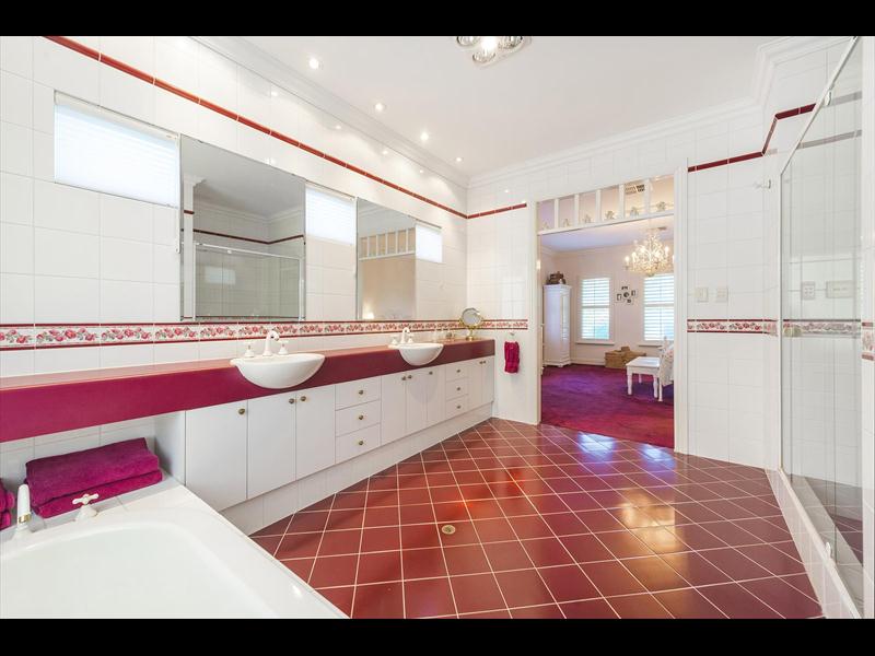 14 Country Club Ave, Roleystone WA 6111, Australia