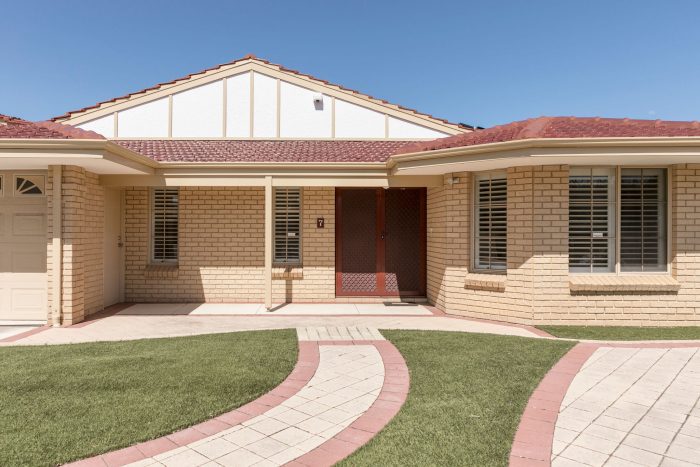 7 Weaver Ct, Kardinya WA 6163, Australia