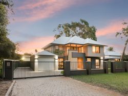 4 Palin St, Palmyra WA 6157, Australia