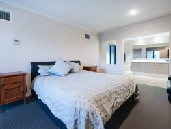 4 Palin St, Palmyra WA 6157, Australia