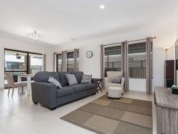 19 Cotswold Parade, Aubin Grove WA 6164, Australia