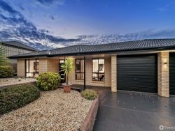 11 Kingston Cct, Seaford Rise SA 5169, Australia