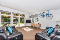 16 Brandon Road, Manly, Rodney, Auckland, 0930, New Zealand