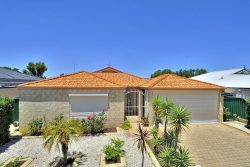 142 Hellfire Dr, Darch WA 6065, Australia