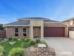 15 Holly Ct, Gowanbrae VIC 3043, Australia