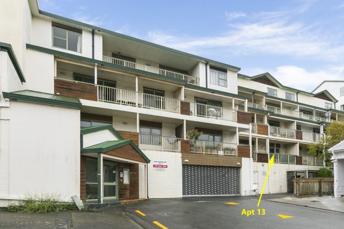 13/8 Girton Terrace Mount Cook, Wellington 6021, New Zealand