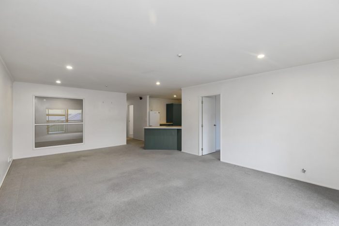 13/8 Girton Terrace Mount Cook, Wellington 6021, New Zealand