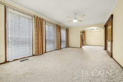 Unit 1/58 Peacock St, Burwood VIC 3125, Australia