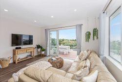 12 Ruth Craig Place, Stanmore Bay, Rodney, Auckland, 0932, New Zealand