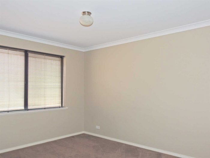 16 Grandis Way, Yakamia WA 6330, Australia