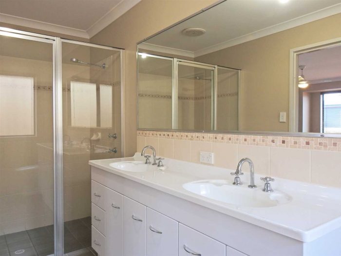 16 Grandis Way, Yakamia WA 6330, Australia