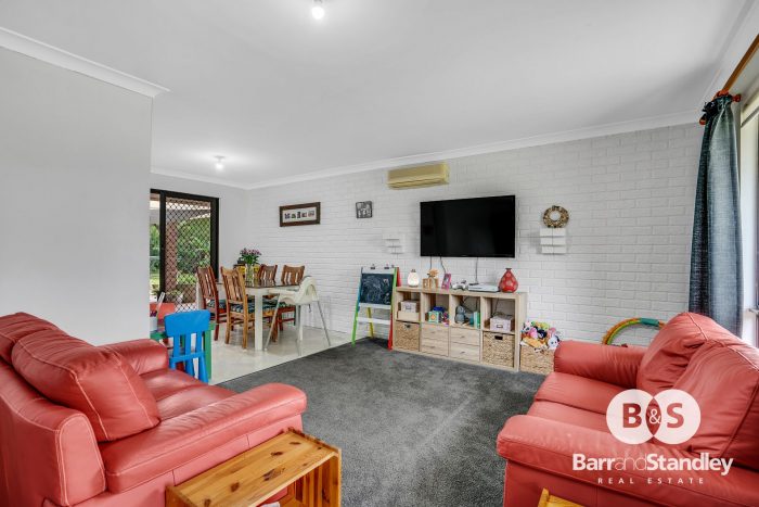 12 Benjamin St, Withers WA 6230, Australia