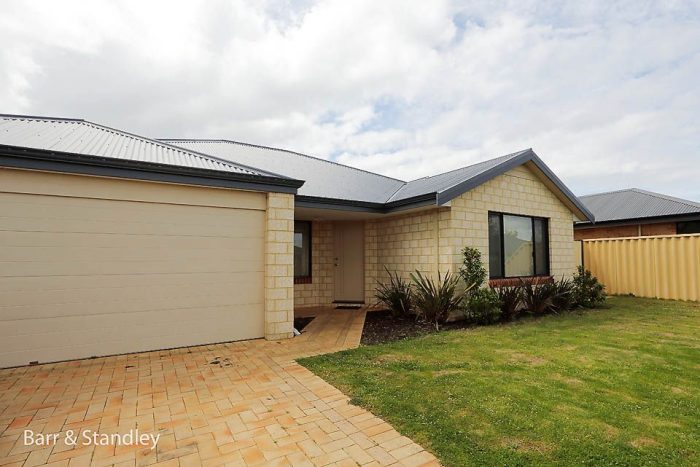 6 Claymore Loop, Dalyellup WA 6230, Australia