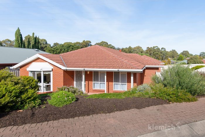 9 Estate Dr, Flagstaff Hill SA 5159, Australia