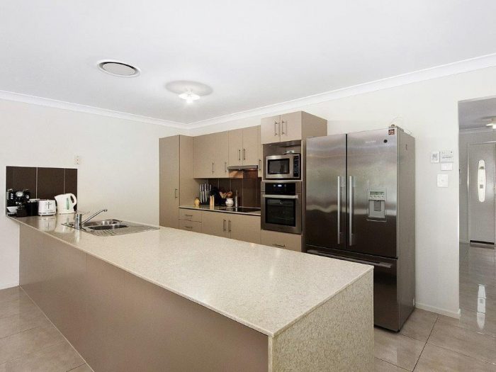 Unit 2/35 Glenaura Dr, Tallai QLD 4213, Australia