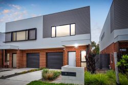 5 Landsby Dr, Avondale Heights VIC 3034, Australia