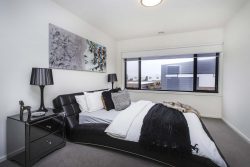 5 Landsby Dr, Avondale Heights VIC 3034, Australia