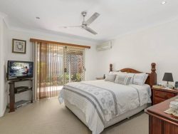 36 Ottelia Dr, Elanora QLD 4221, Australia