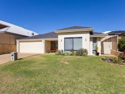 81 Peregrine Cir, Beeliar WA 6164, Australia