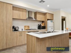 24 Tufts Lane, Aubin Grove WA 6164, Australia