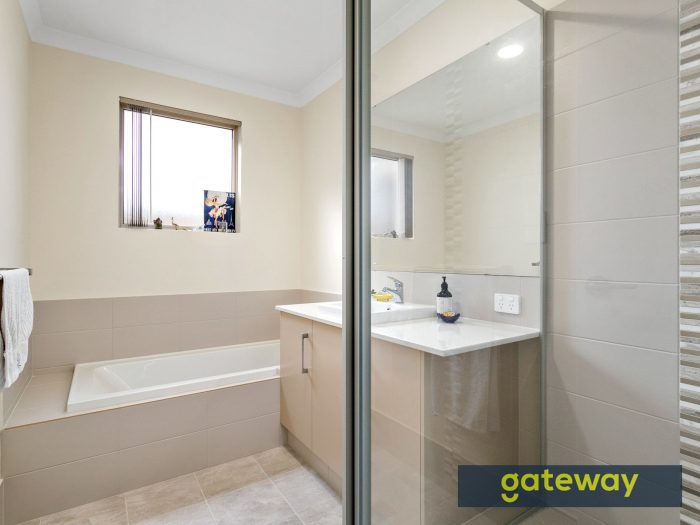 24 Tufts Lane, Aubin Grove WA 6164, Australia