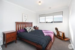 26 Stella Dr, Delacombe VIC 3356, Australia