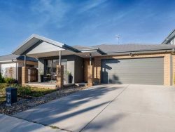 3 Yates Way, Googong NSW 2620, Australia