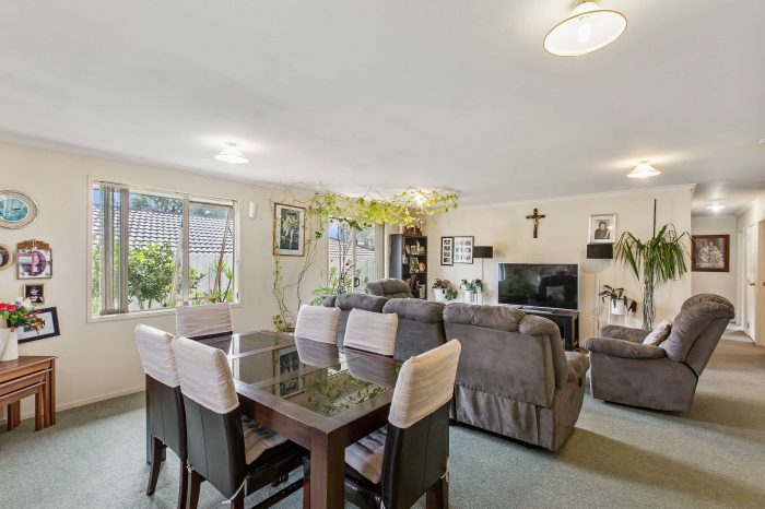 21B Chelmsley Avenue, Henderson, Waitakere City, Auckland, 0612, New Zealand
