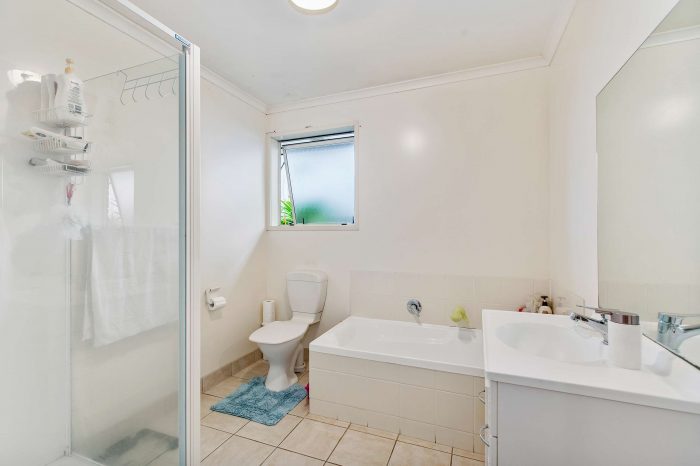 21B Chelmsley Avenue, Henderson, Waitakere City, Auckland, 0612, New Zealand