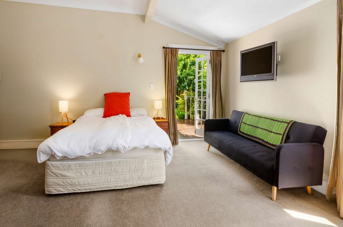 20 Eversleigh Road, Belmont, North Shore City, Auckland, 0622, New Zealand