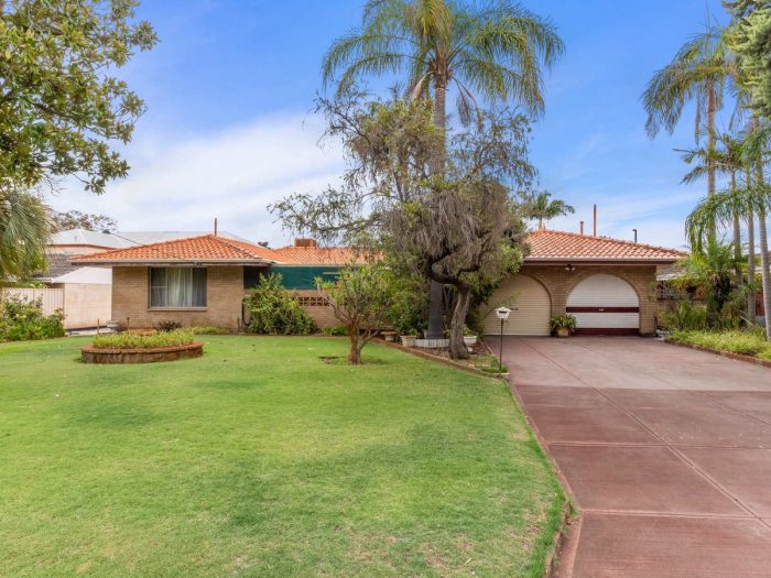 143 River View Ave, South Guildford WA 6055, Australia