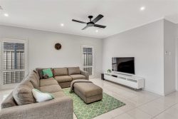 7 Trevor Ave, Rostrevor SA 5073, Australia