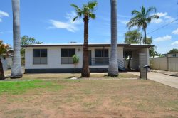 17 Rufus St, Blackwater QLD 4717, Australia