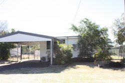 23 Seeman St, Blackwater QLD 4717, Australia