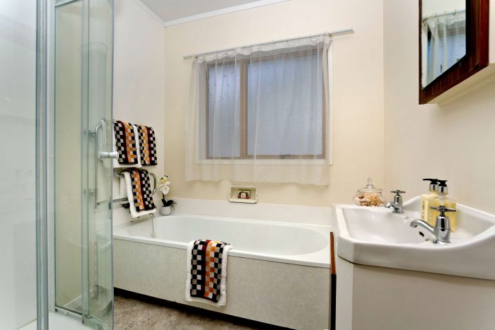 1/32 Shanaway Rise, Hillcrest, North Shore City, Auckland, 0627, New Zealand