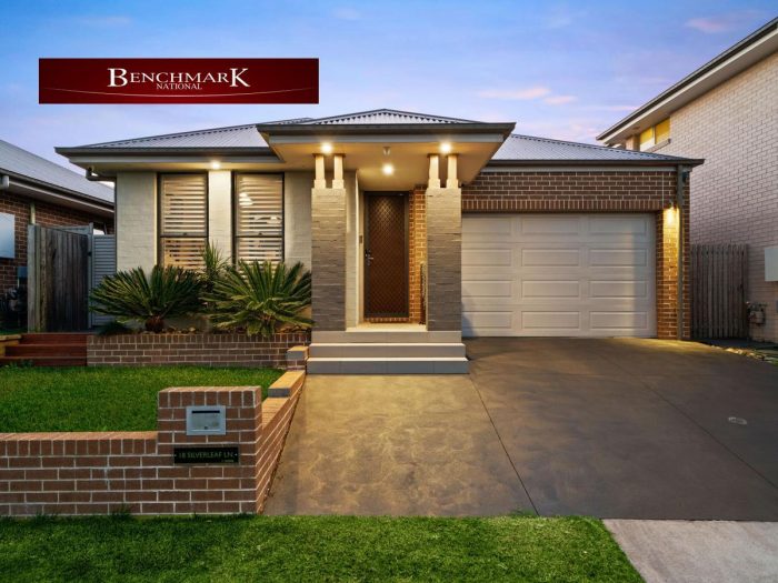 18 Silverleaf Ln, Moorebank NSW 2170, Australia