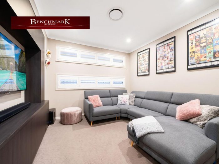 18 Silverleaf Ln, Moorebank NSW 2170, Australia
