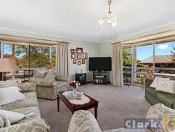 11 Somerset Cres, Mansfield VIC 3722, Australia