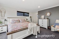 12 Chablis Ct, Berriedale TAS 7011, Australia