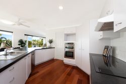 7 Atlantis Parade, Alexandra Headland QLD 4572, Australia