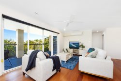 7 Atlantis Parade, Alexandra Headland QLD 4572, Australia