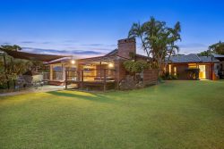 2 Tunbridge Ct, Alexandra Hills QLD 4161, Australia