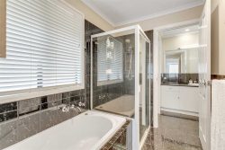 19 Sunset Cct, Walkley Heights SA 5098, Australia