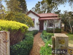 10 Young St, Bonnie Doon VIC 3720, Australia