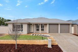 18 Anglesea Ln, Seaford Rise SA 5169, Australia