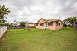 19A Holland St, West Mackay QLD 4740, Australia