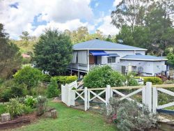 27 Broadway, Herberton QLD 4887, Australia