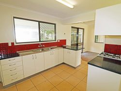 18 Hastie St, Tolga QLD 4882, Australia